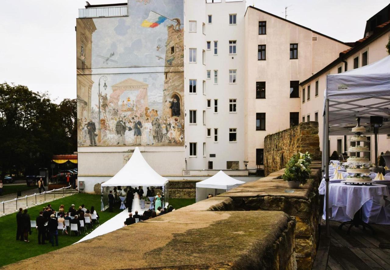 Hotel Rous Pilzno Zewnętrze zdjęcie